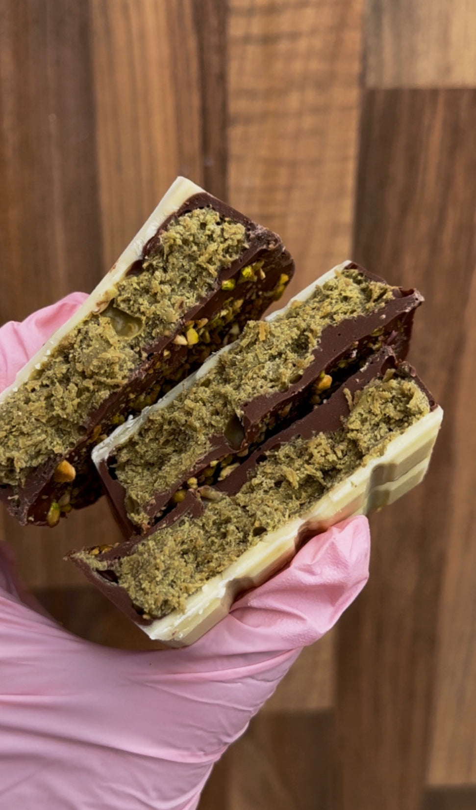 (Dubai viral chocolate) Pistachio Milk crumble